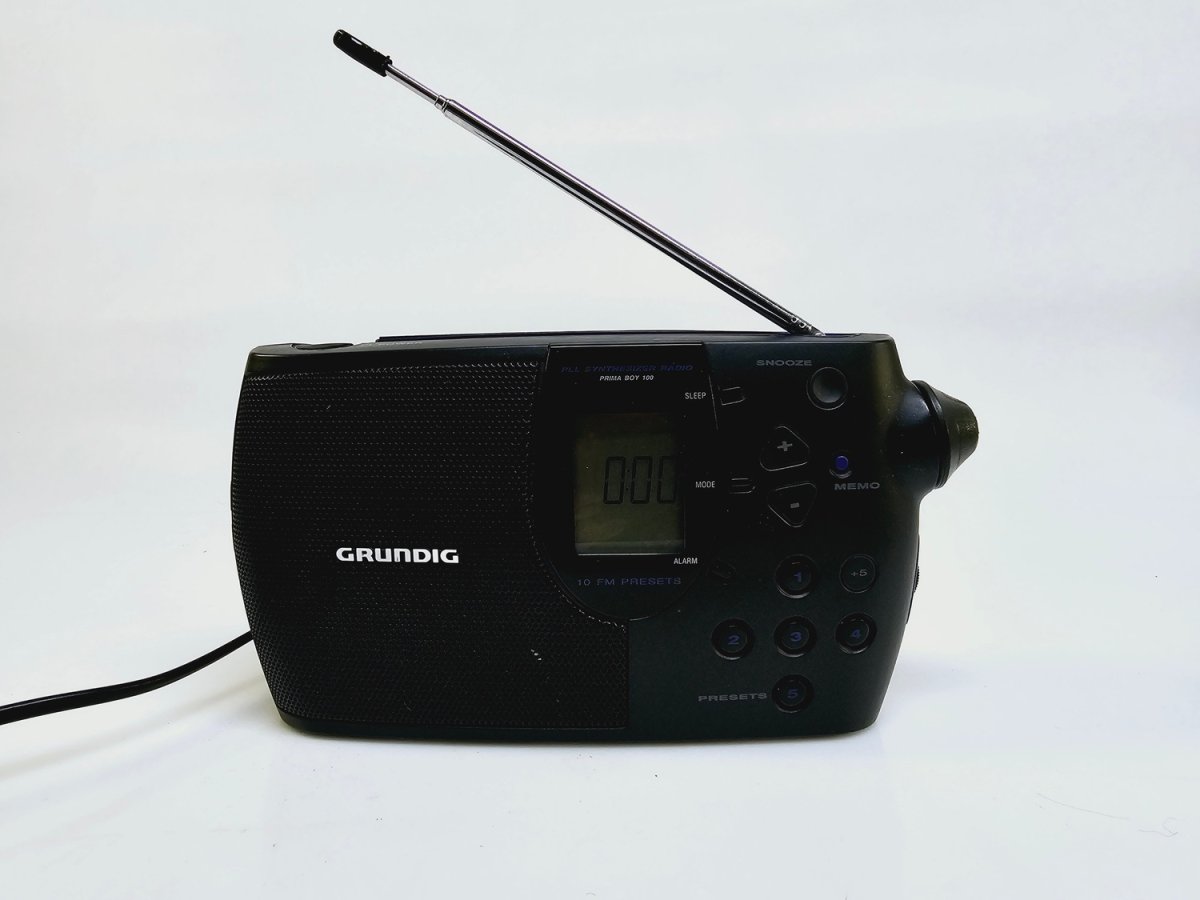 Klassisk Grundig PLL Synthesizer Radio – Perfekt för Retroälskare!