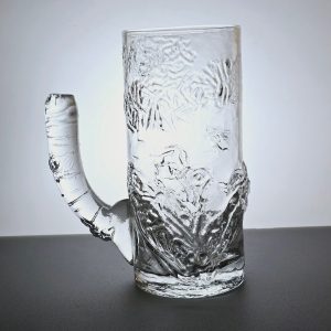 Unik konstglas vattensejdel – Brutalist design med organiska former