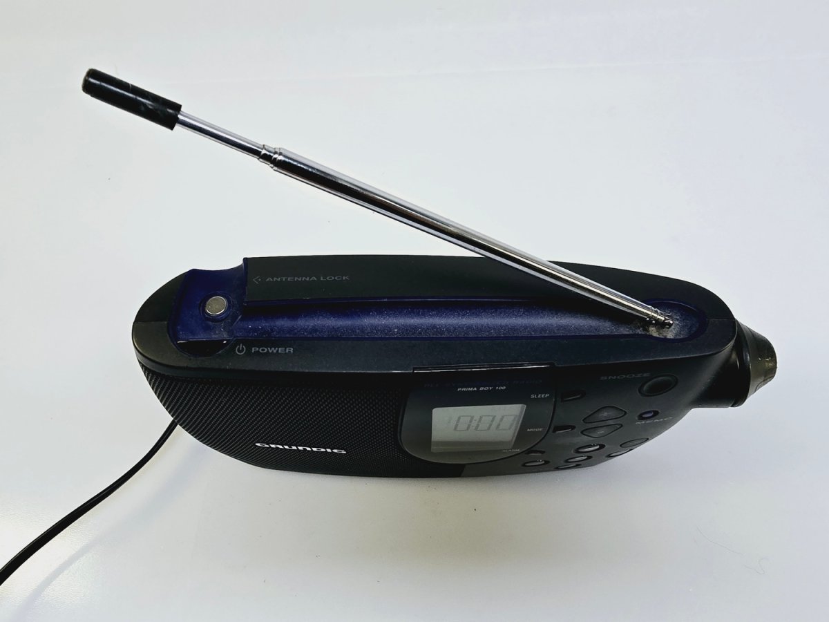 Klassisk Grundig PLL Synthesizer Radio – Perfekt för Retroälskare! - Bild 4